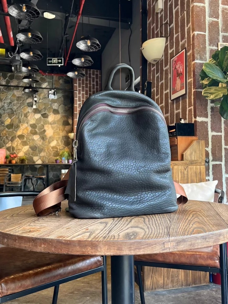 ソフト天然羊皮カジュアルバックパックユニセックスジップオフィ - Leather Work Bag Mens のレビューと価格